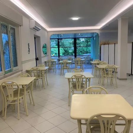 Smile Nuova Gestione Szálloda 2*